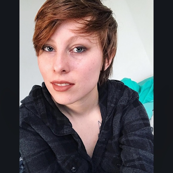 Meet your Posher, Haley - Picture 1 of 1